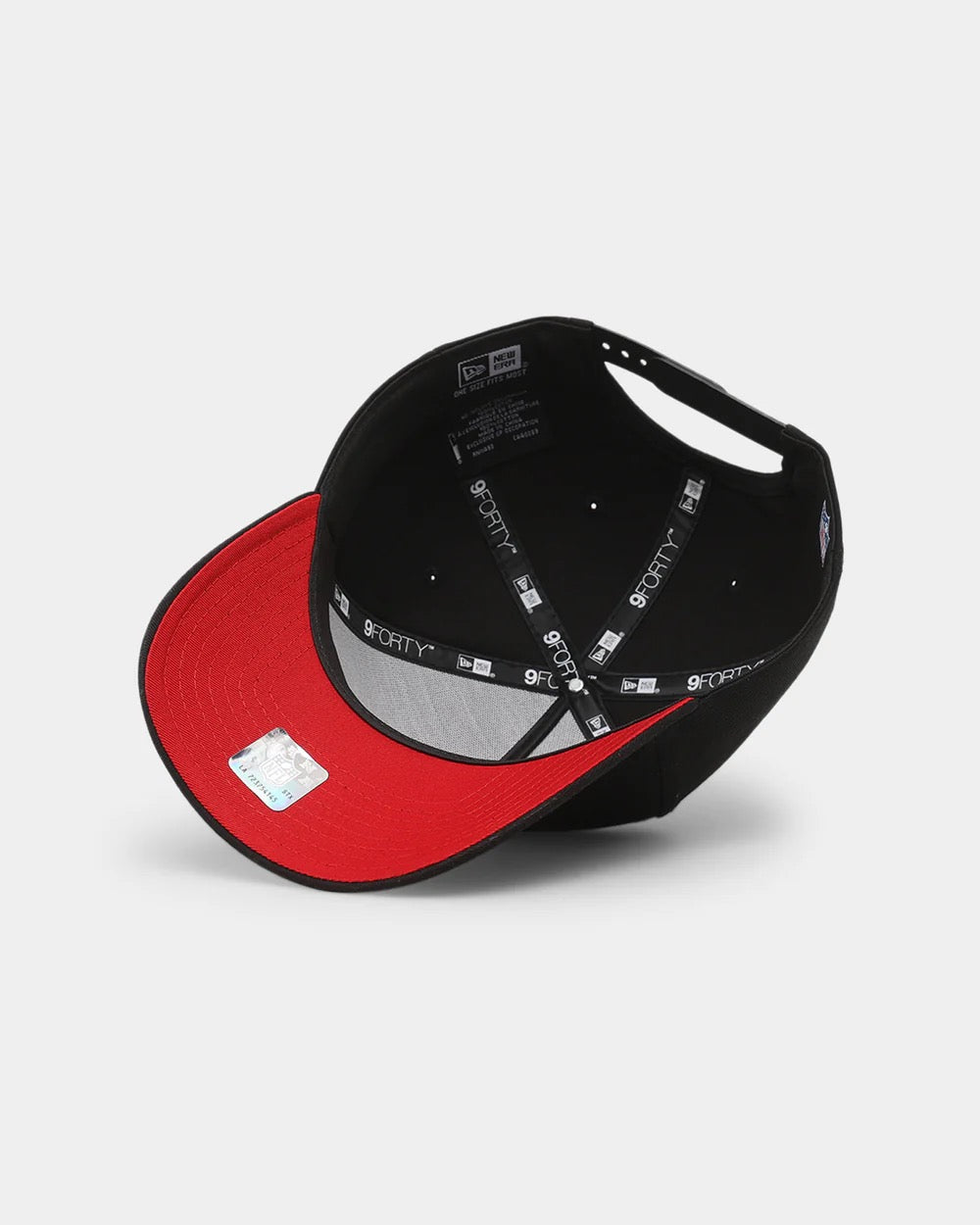 New Era LAS VEGAS RAIDERS 9FORTY A-FRAME SNAPBACK SATIN RED UNDER PEAK