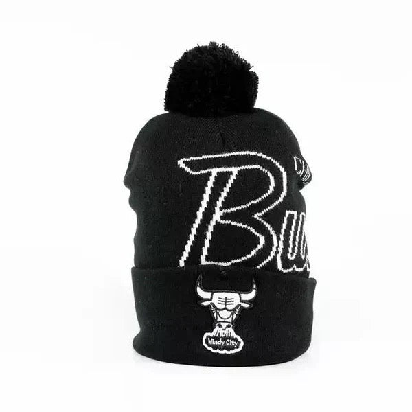 Mitchell & Ness Bulls Script Burst Beanie