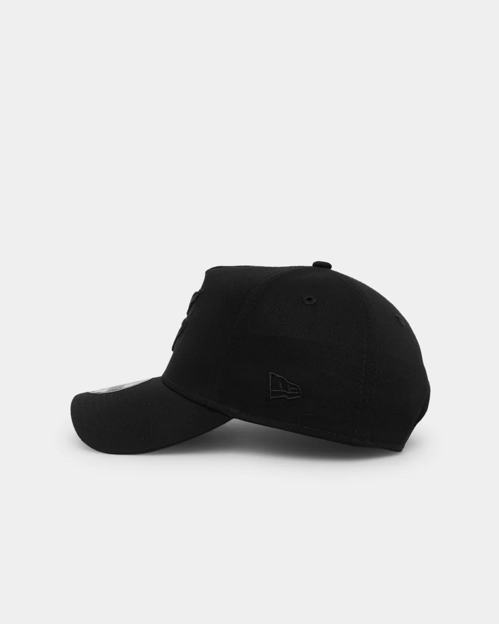 New Era NEW ZEALAND WARRIORS 'BLACK ON BLACK' 9FORTY A-FRAME SNAPBACK